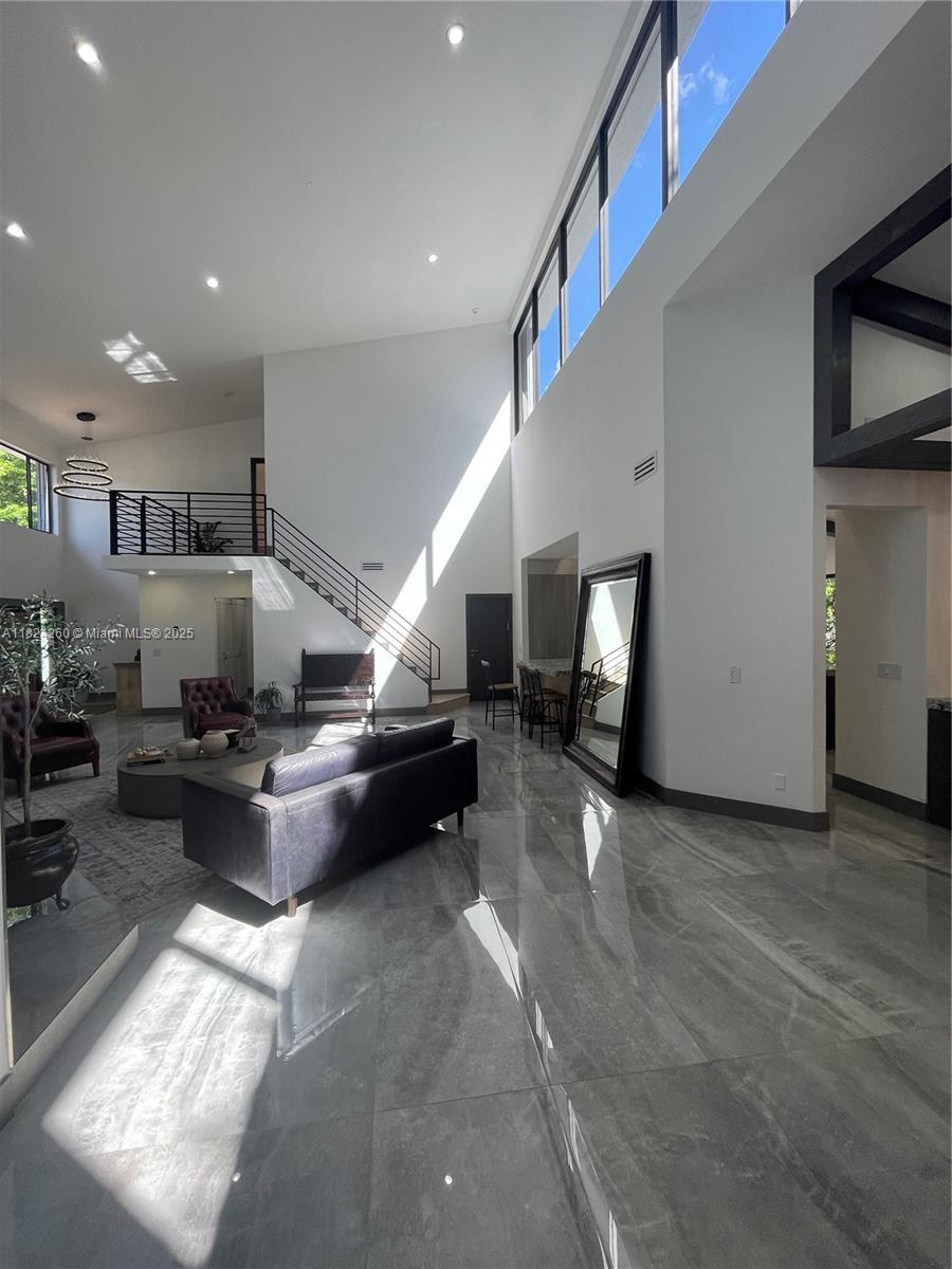 OAK POINT - Residential