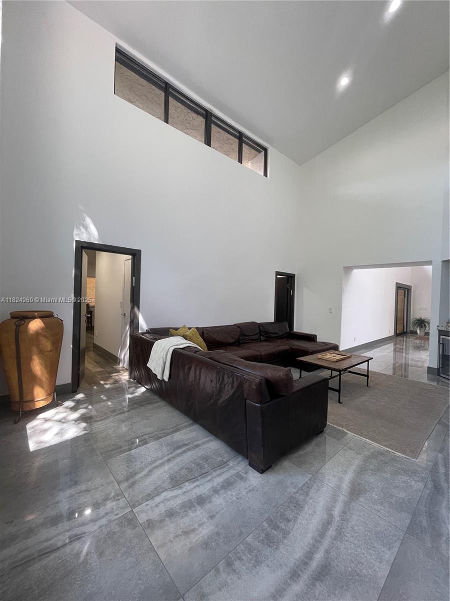 OAK POINT - Residential
