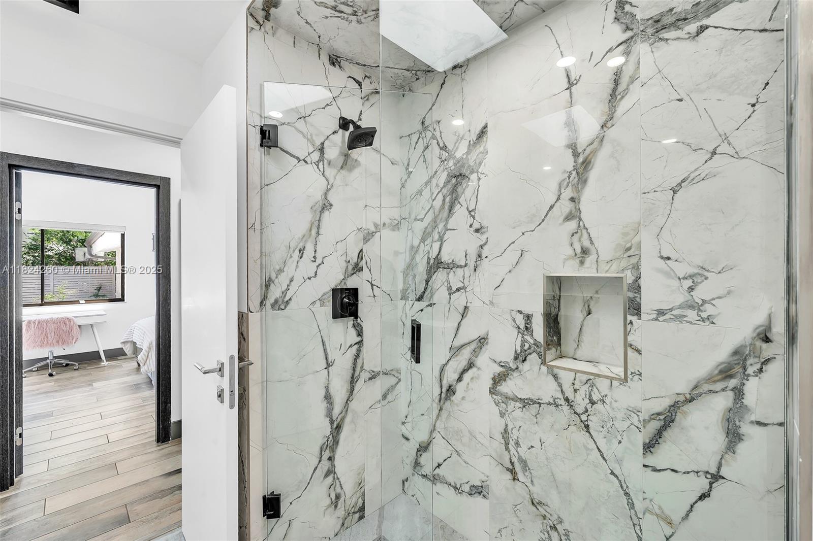 OAK POINT - Residential