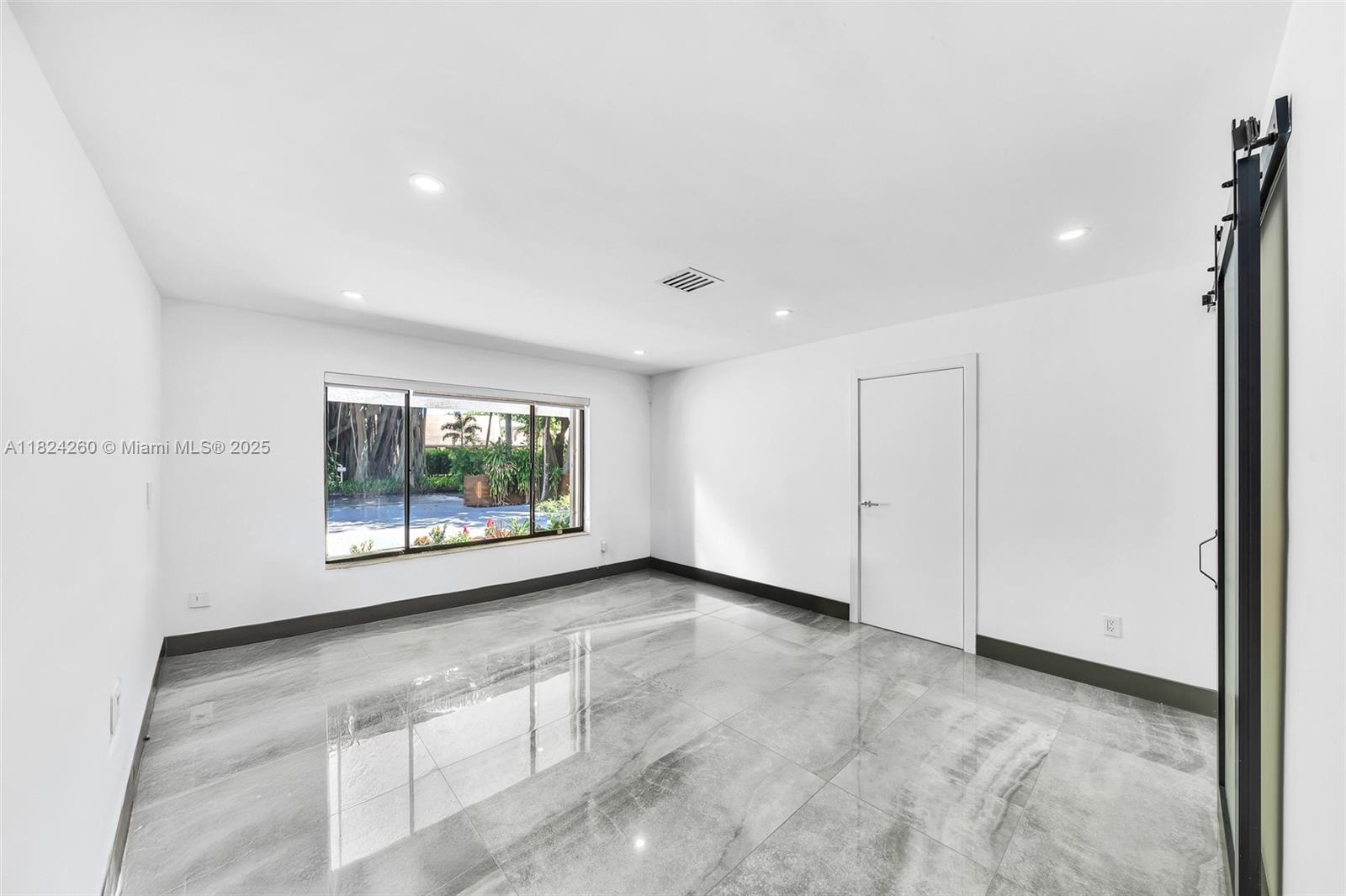 OAK POINT - Residential