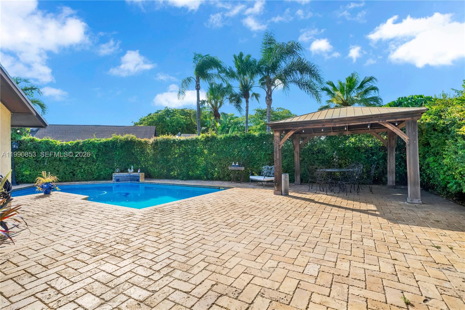 FIRST ADDN TO CALUSA CLUB - Residential