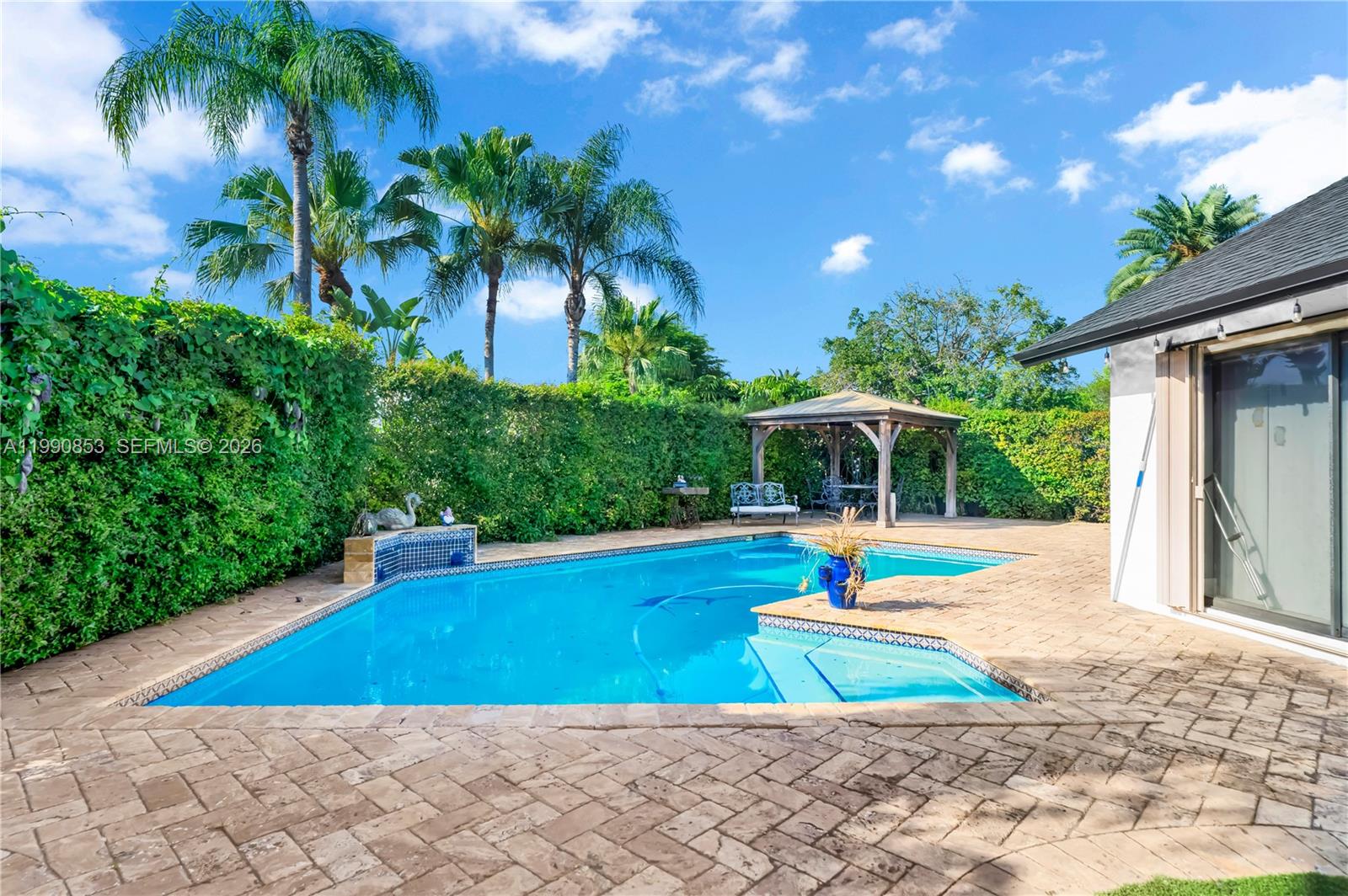 FIRST ADDN TO CALUSA CLUB - Residential