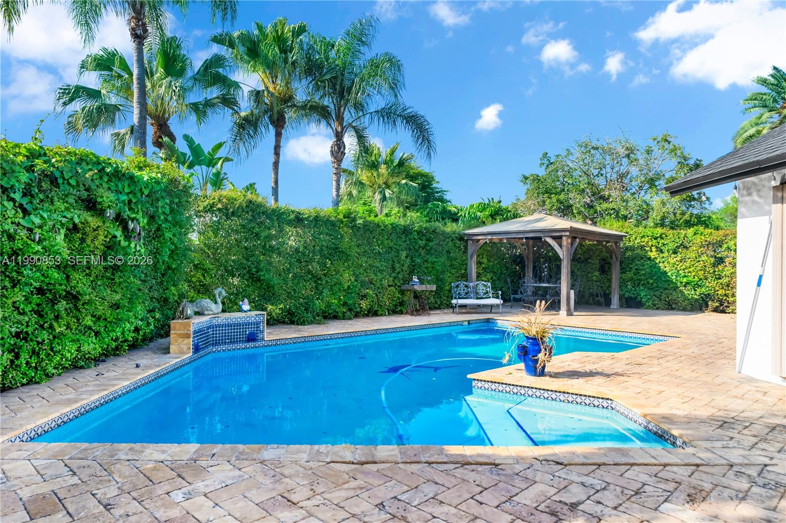 FIRST ADDN TO CALUSA CLUB - Residential