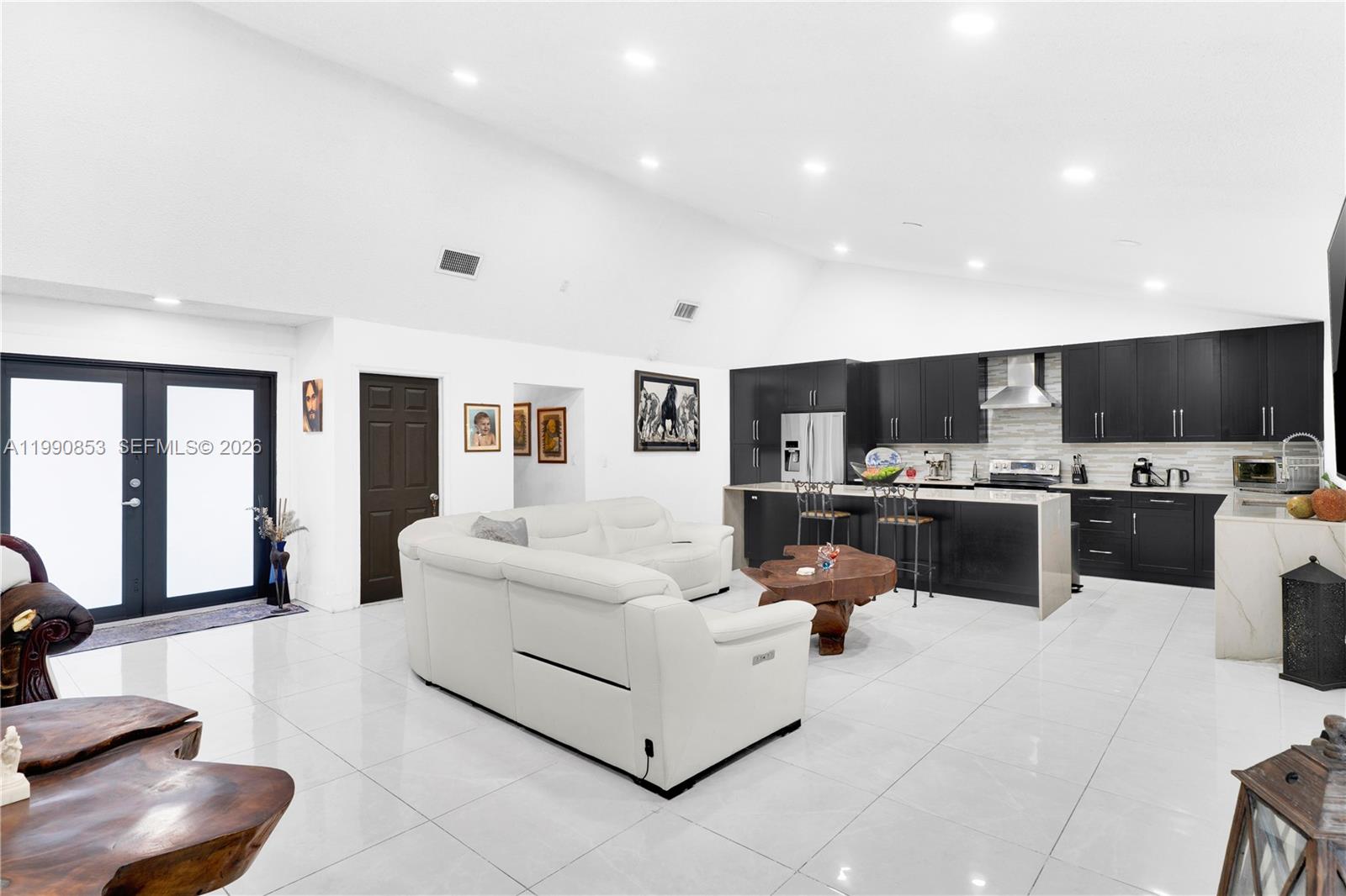 FIRST ADDN TO CALUSA CLUB - Residential