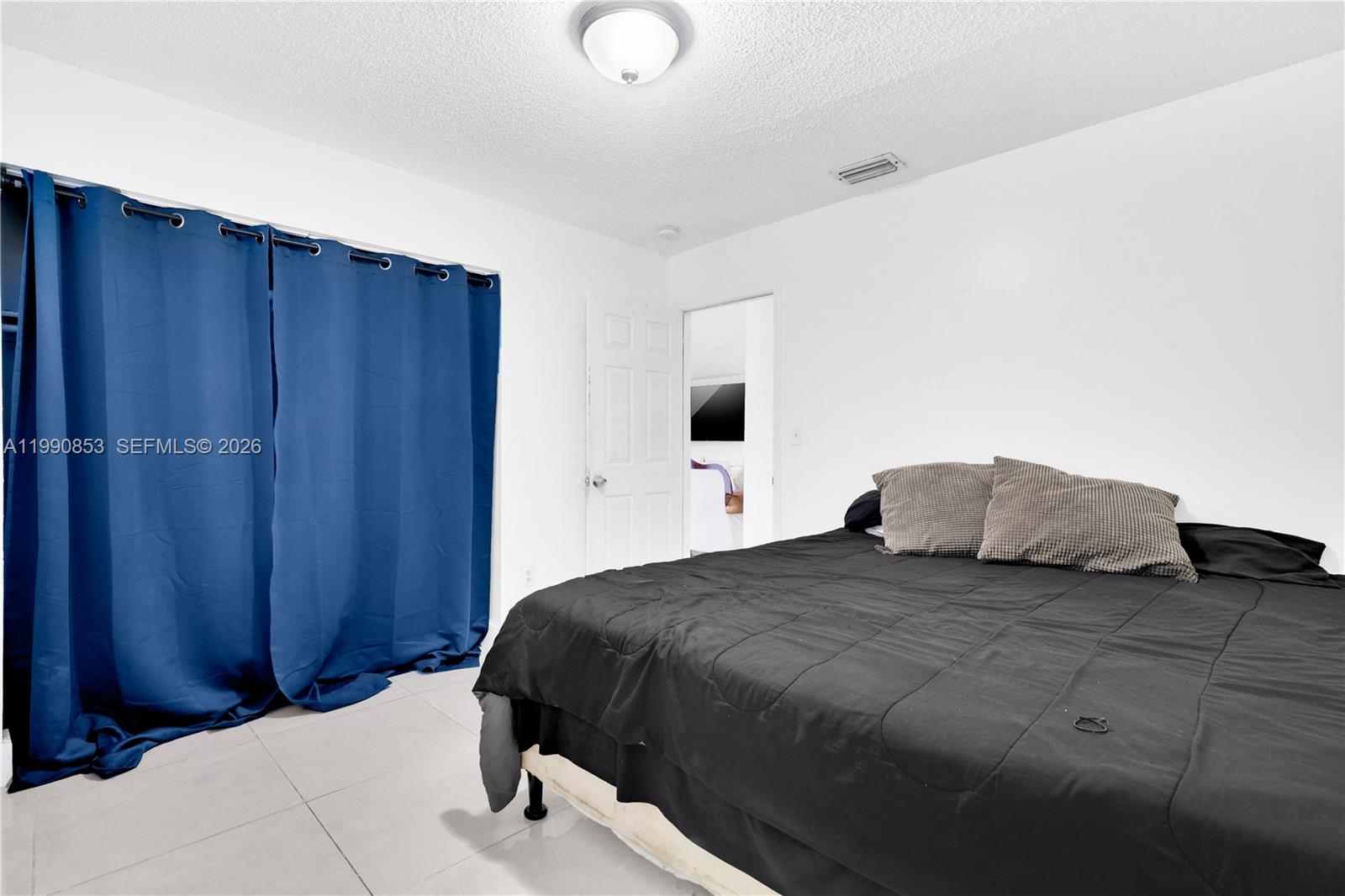 FIRST ADDN TO CALUSA CLUB - Residential