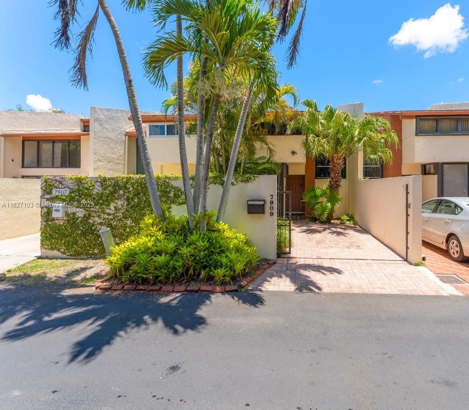 7909 SW 105th Ave