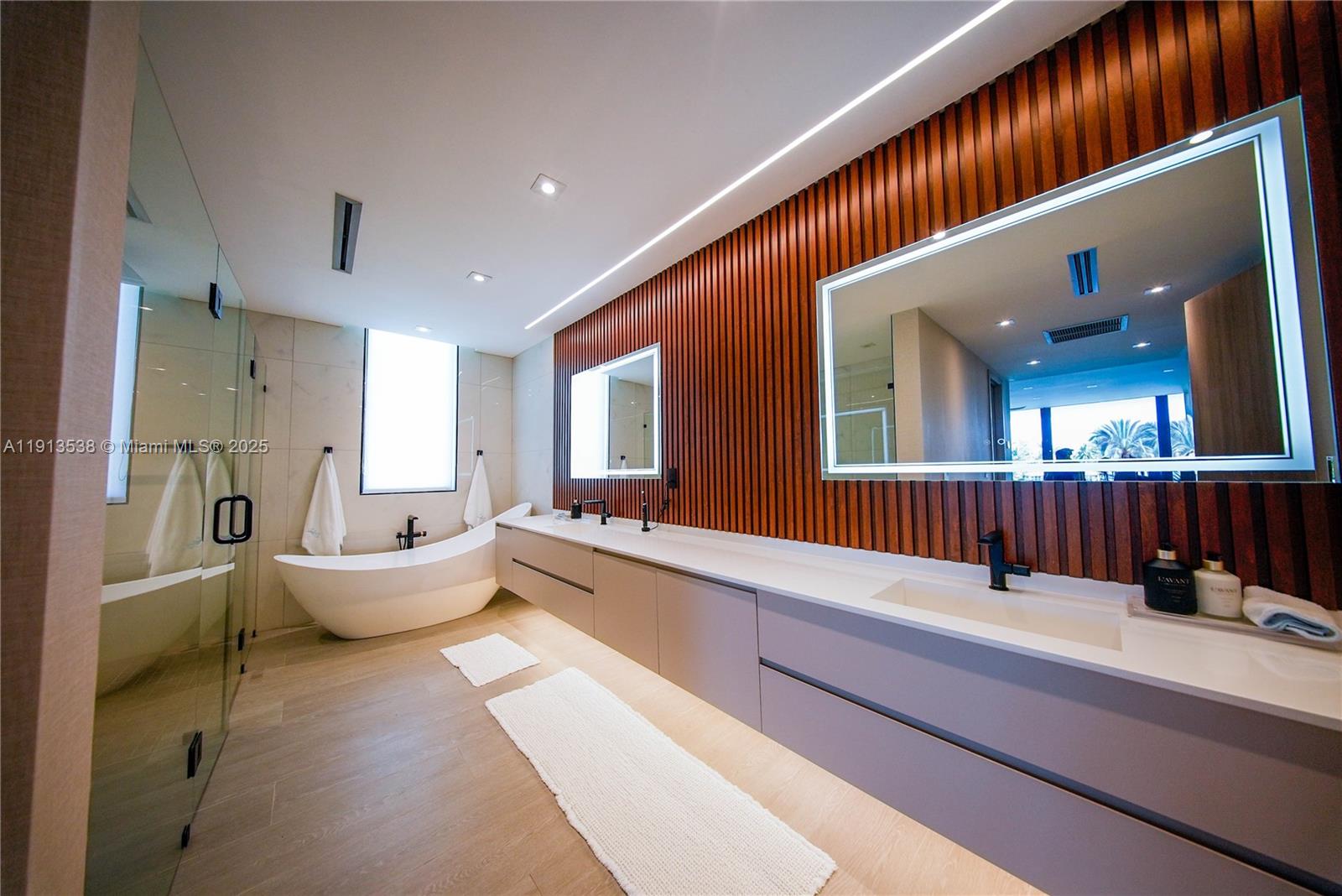 TREASURE ISLAND - Residential