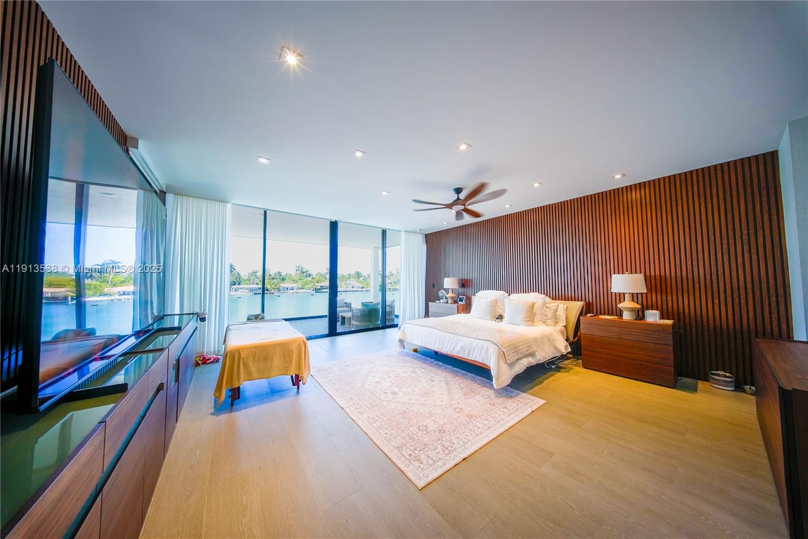 TREASURE ISLAND - Residential