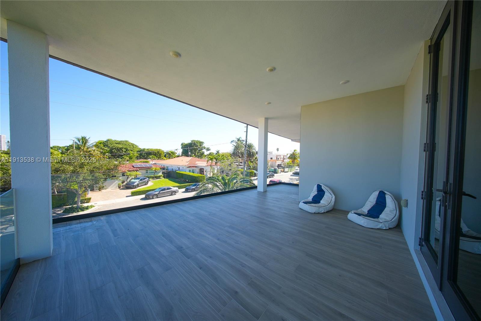 TREASURE ISLAND - Residential