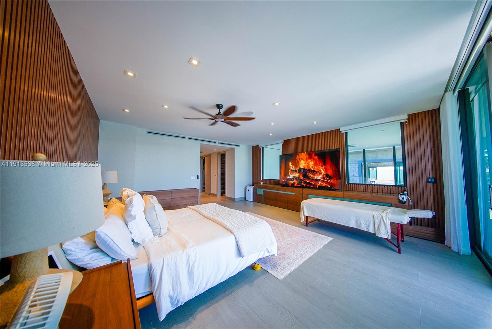 TREASURE ISLAND - Residential