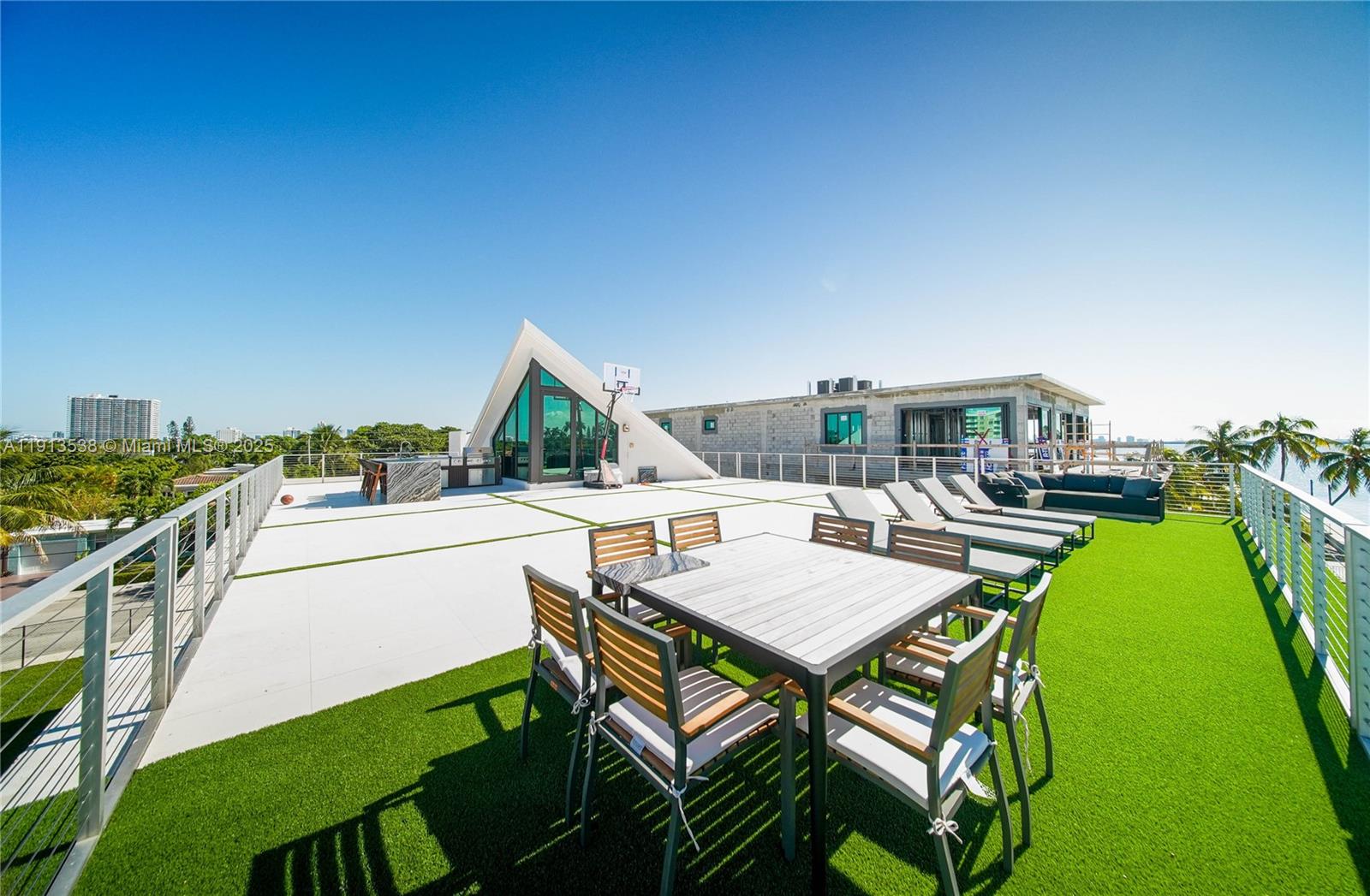 TREASURE ISLAND - Residential