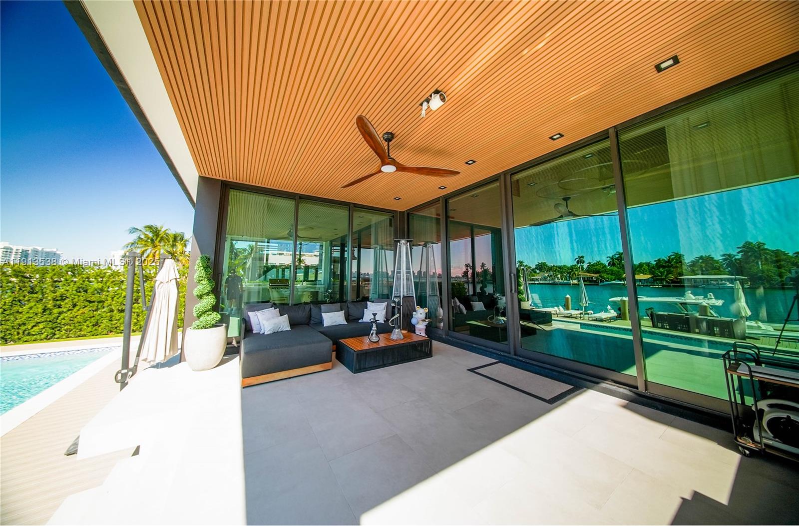 TREASURE ISLAND - Residential