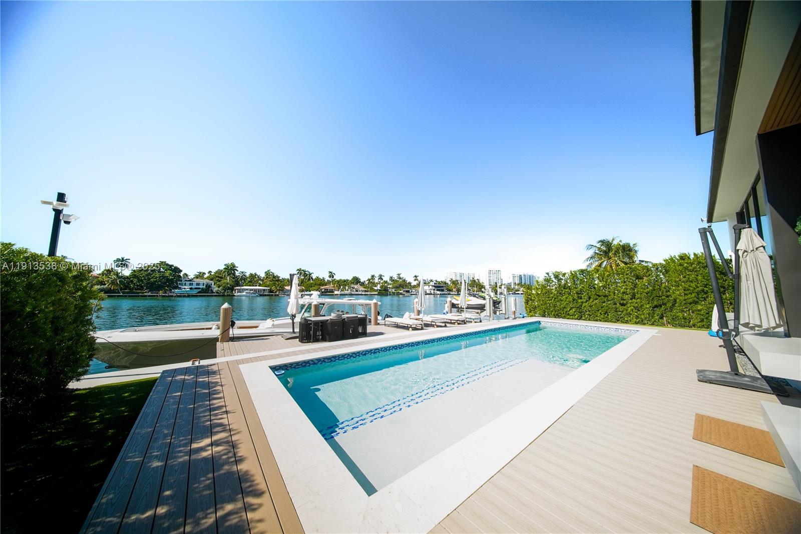 TREASURE ISLAND - Residential