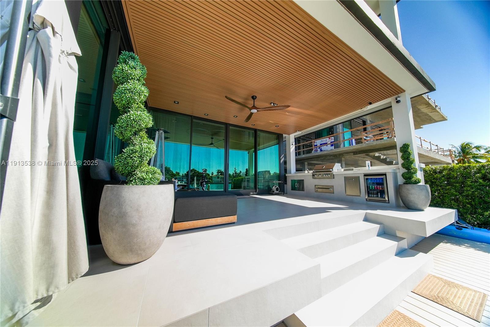 TREASURE ISLAND - Residential