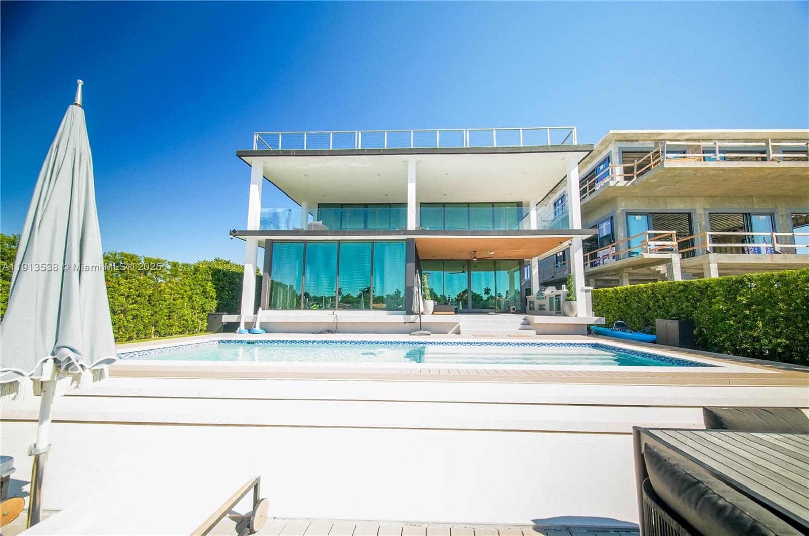 TREASURE ISLAND - Residential