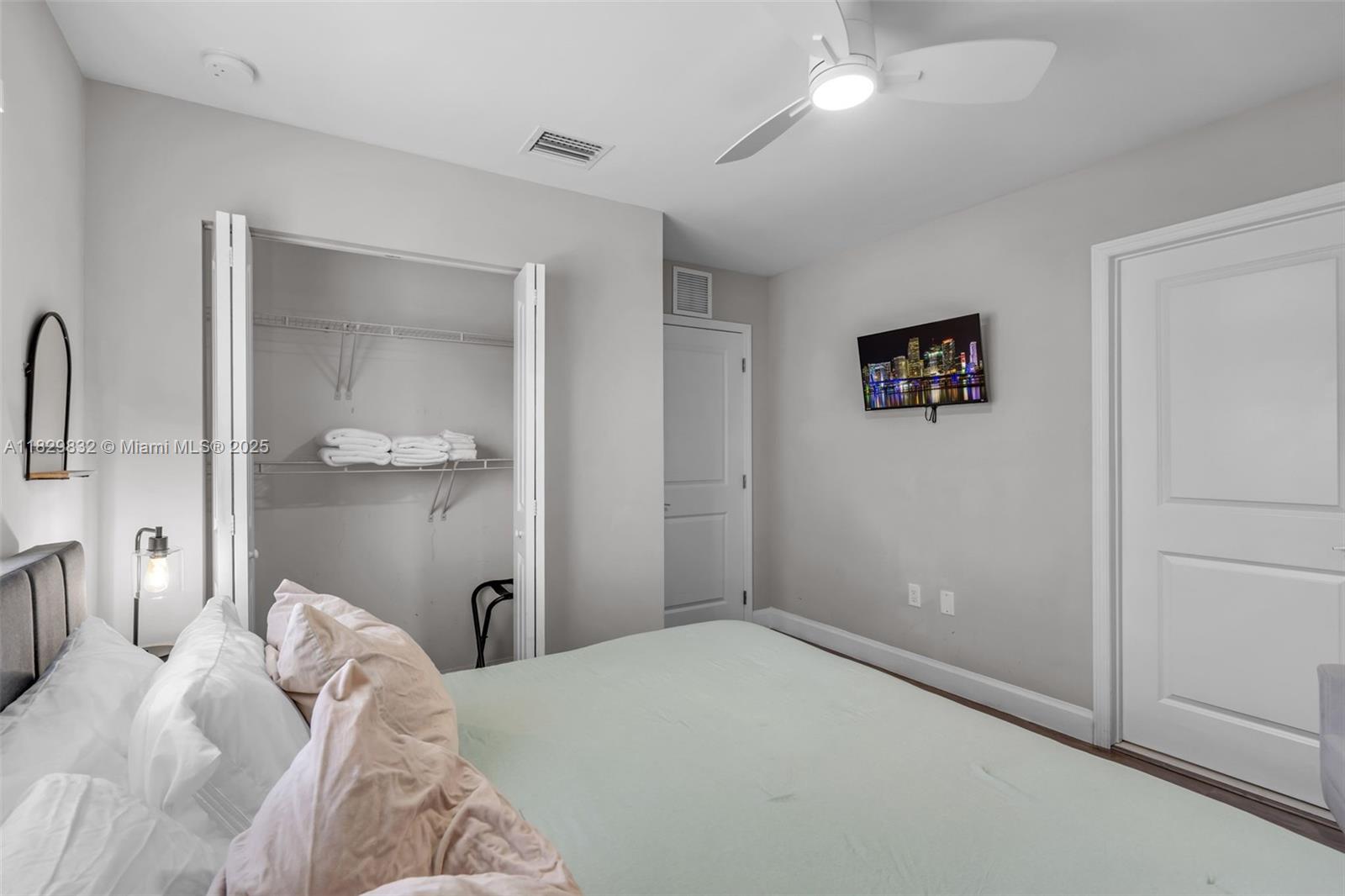 NORTH LAUDERDALE - Residential