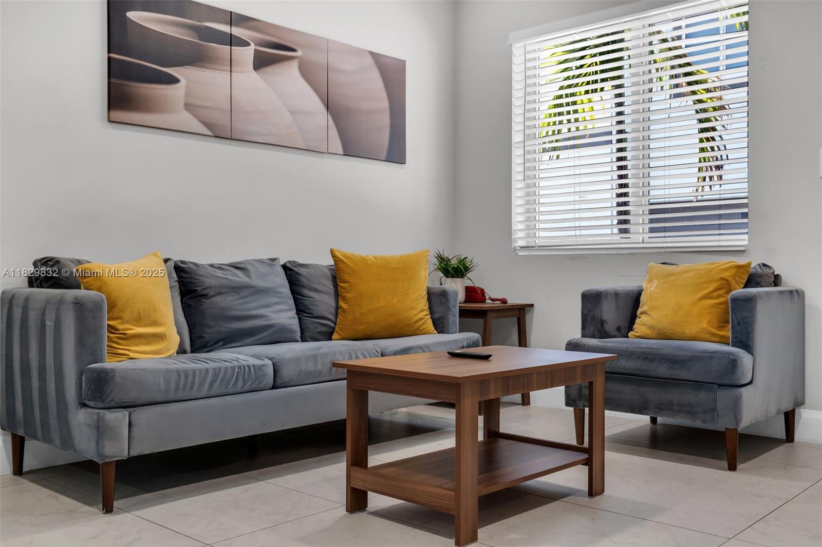 NORTH LAUDERDALE - Residential