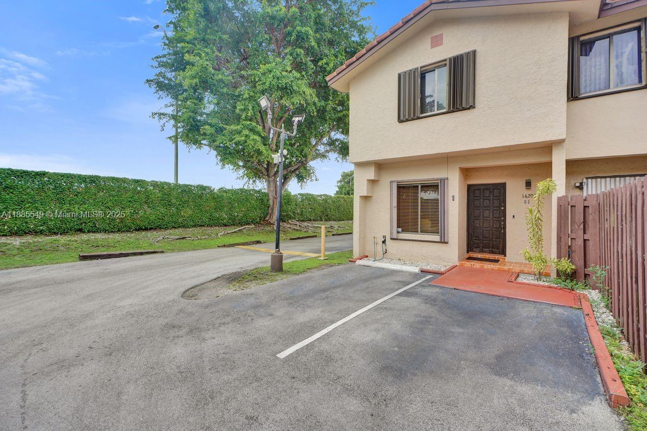 GOLFVIEW TH AT KENDALE LK - Residential