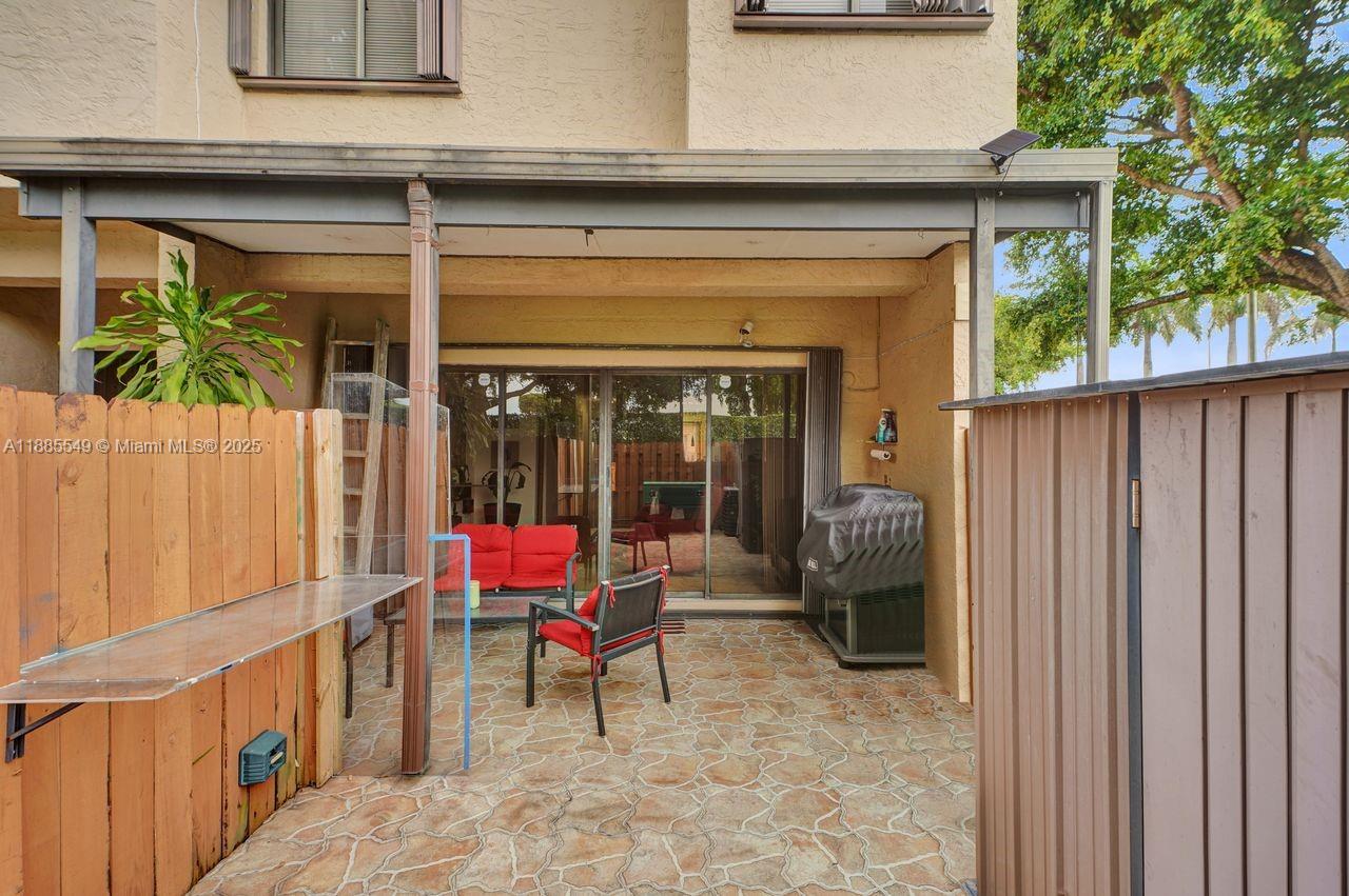 GOLFVIEW TH AT KENDALE LK - Residential