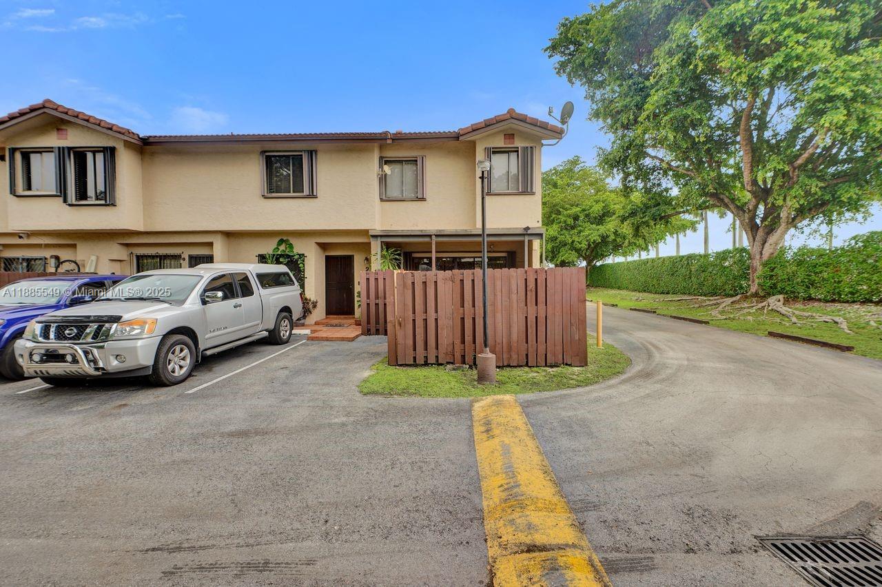 GOLFVIEW TH AT KENDALE LK - Residential