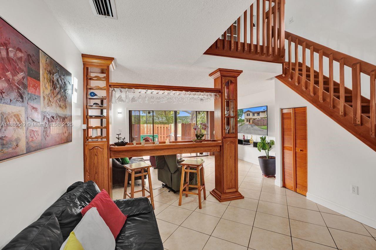 GOLFVIEW TH AT KENDALE LK - Residential