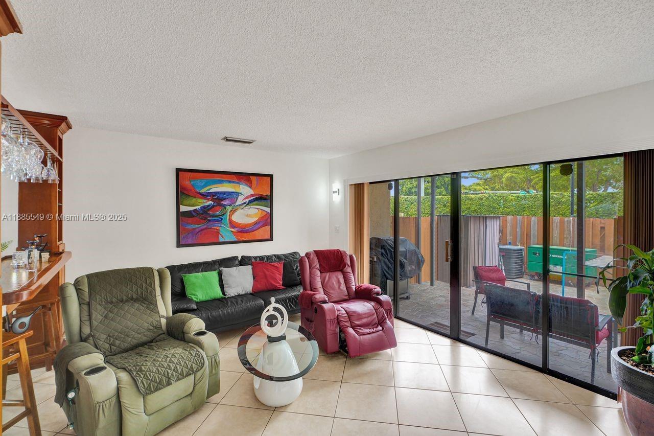 GOLFVIEW TH AT KENDALE LK - Residential