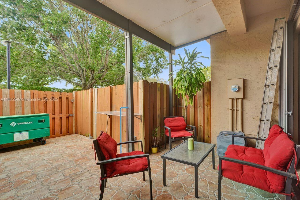 GOLFVIEW TH AT KENDALE LK - Residential