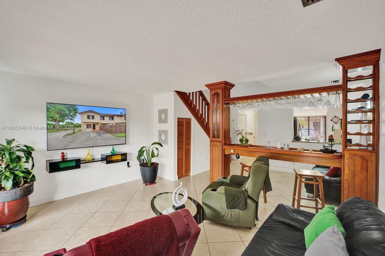 GOLFVIEW TH AT KENDALE LK - Residential