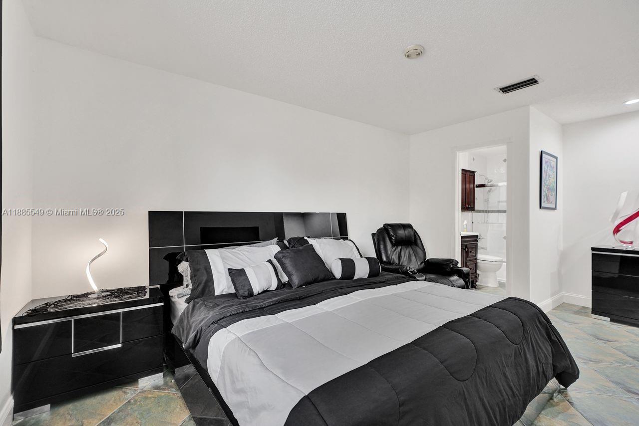 GOLFVIEW TH AT KENDALE LK - Residential