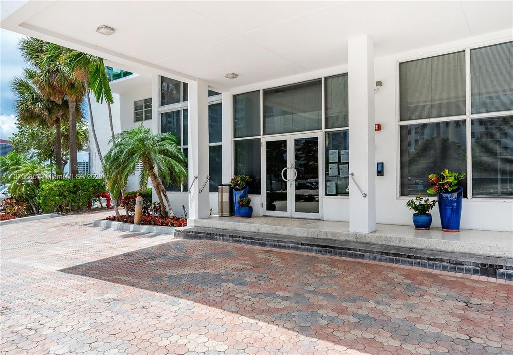 Photo of 3000 S Ocean Dr #310, Hollywood, FL 33019 (MLS # A11370685)
