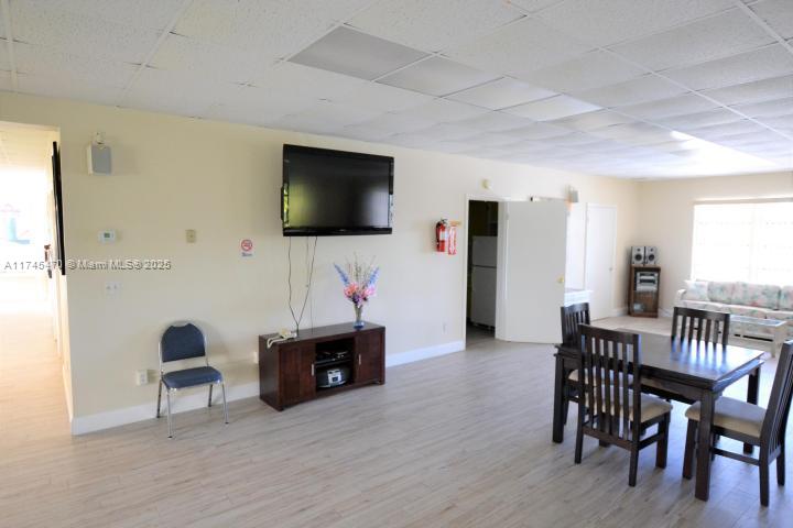 CRESTHAVEN CONDO TOWNHOME - Residential