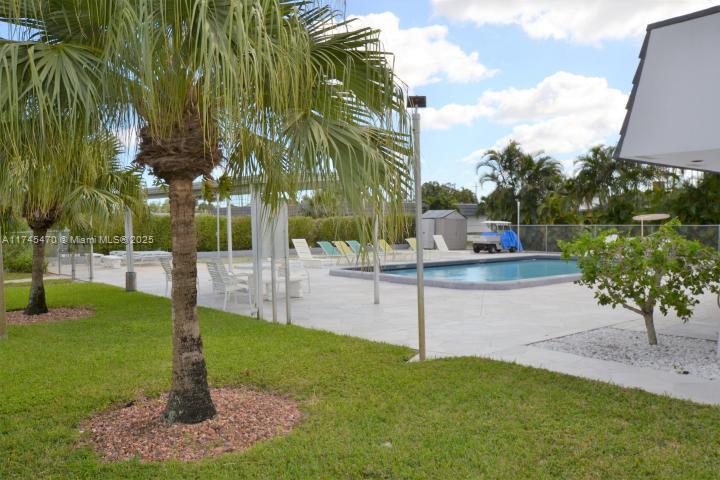 CRESTHAVEN CONDO TOWNHOME - Residential