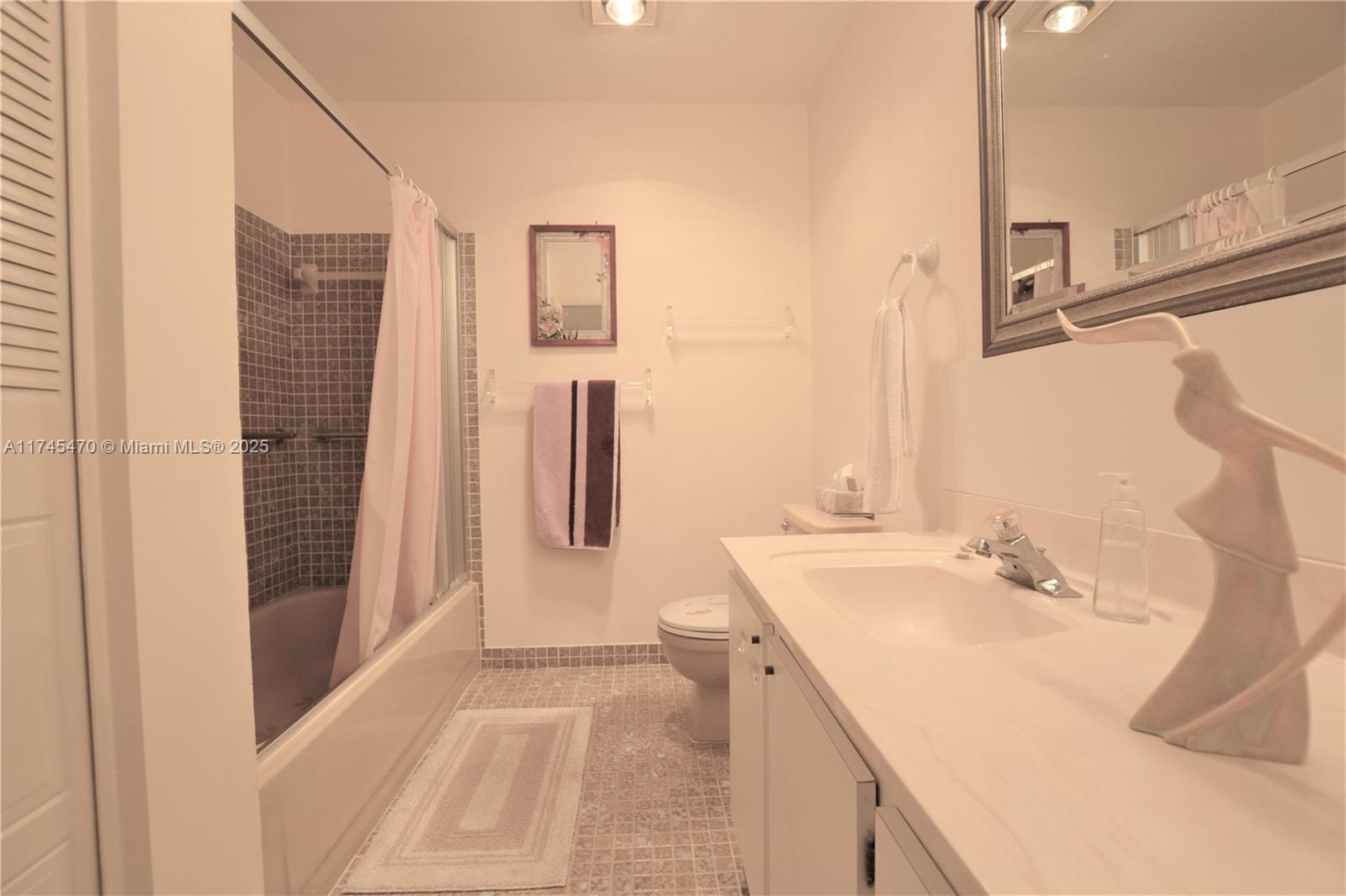 CRESTHAVEN CONDO TOWNHOME - Residential