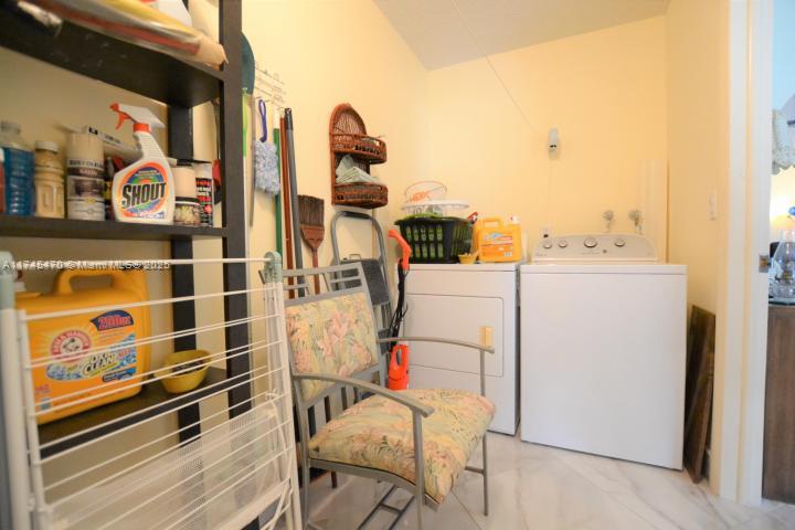 CRESTHAVEN CONDO TOWNHOME - Residential