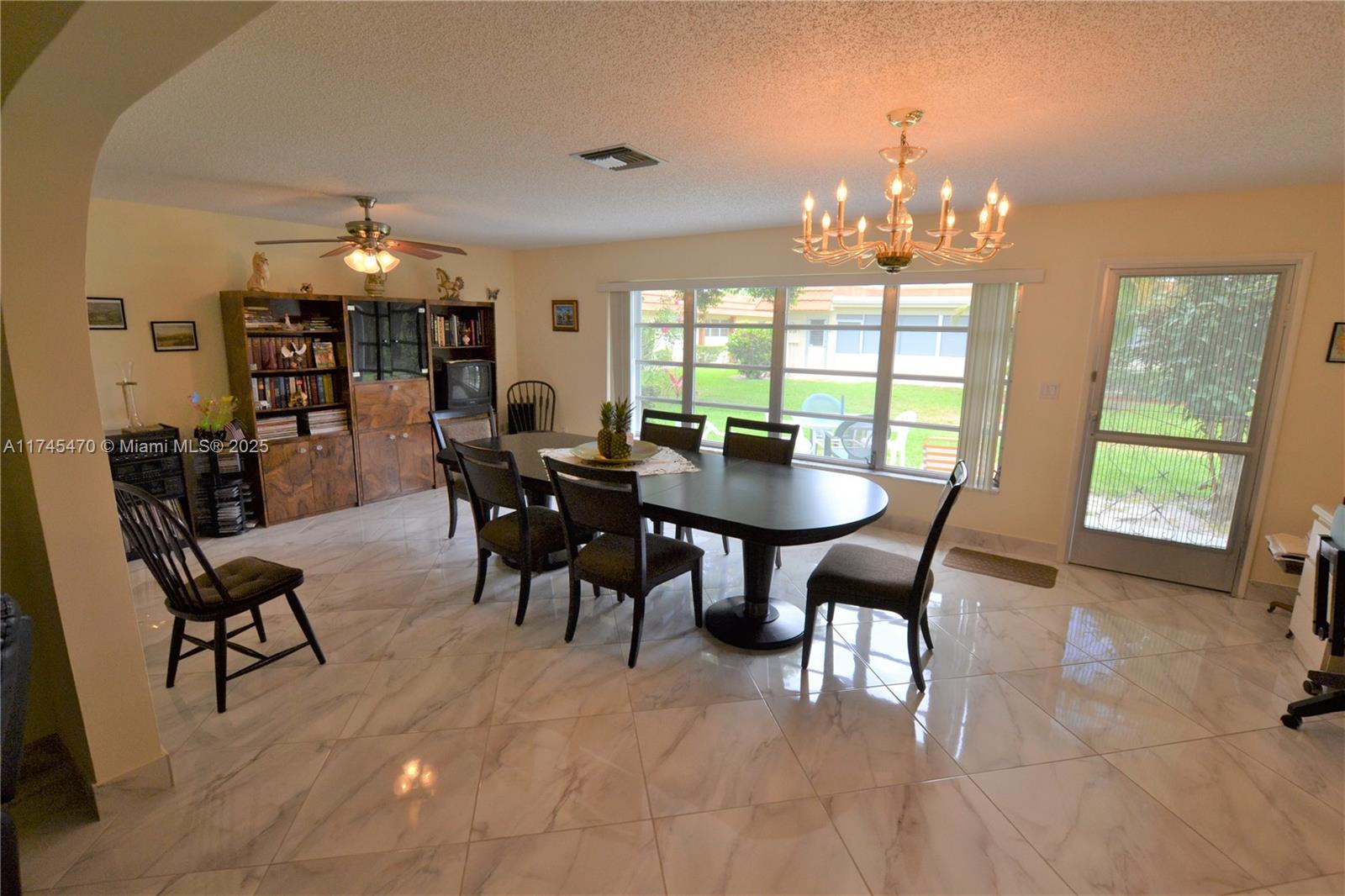 CRESTHAVEN CONDO TOWNHOME - Residential