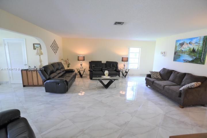 CRESTHAVEN CONDO TOWNHOME - Residential
