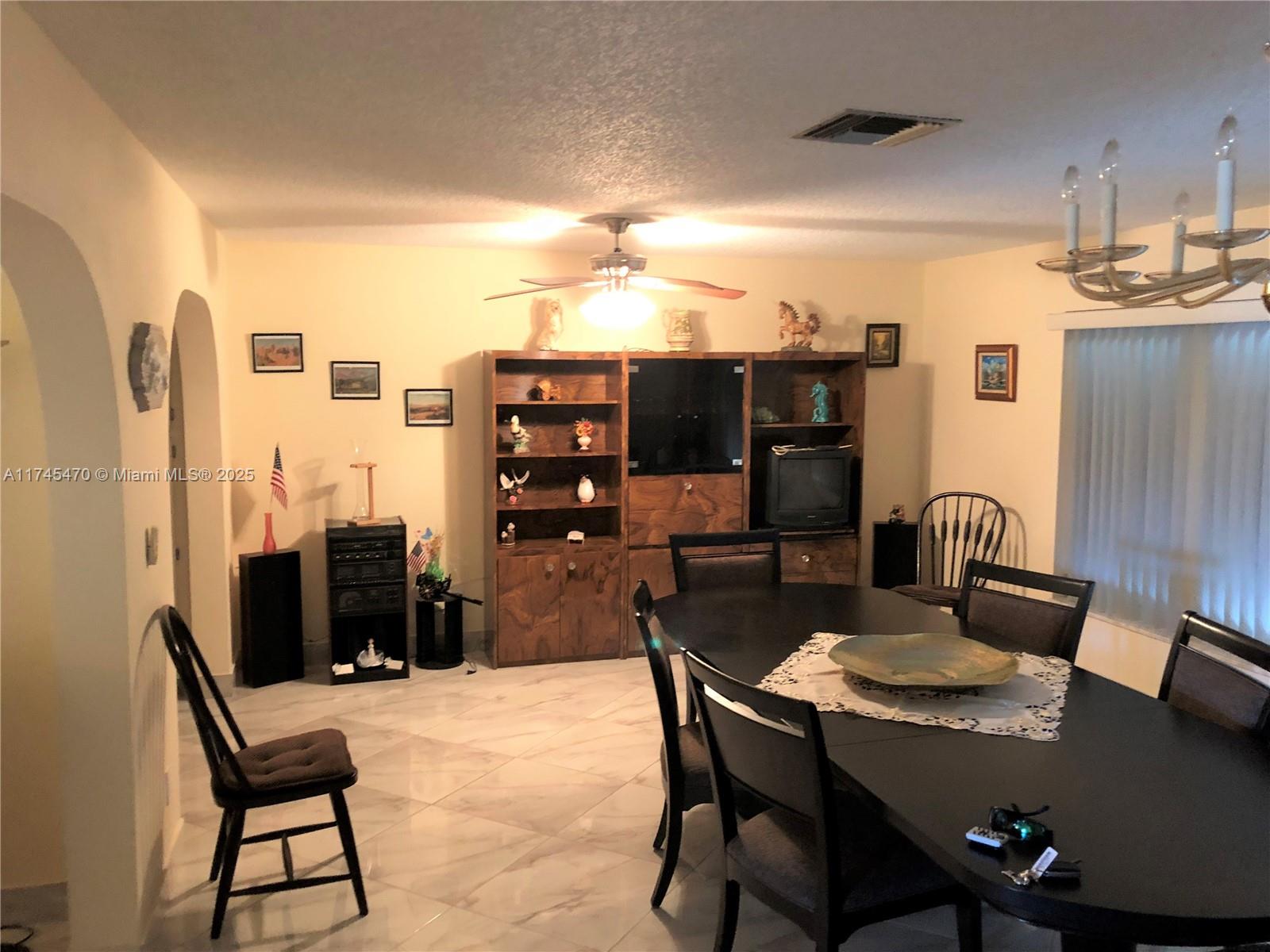 CRESTHAVEN CONDO TOWNHOME - Residential