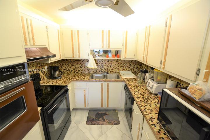 CRESTHAVEN CONDO TOWNHOME - Residential