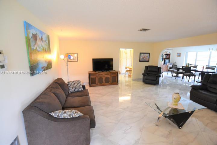 CRESTHAVEN CONDO TOWNHOME - Residential