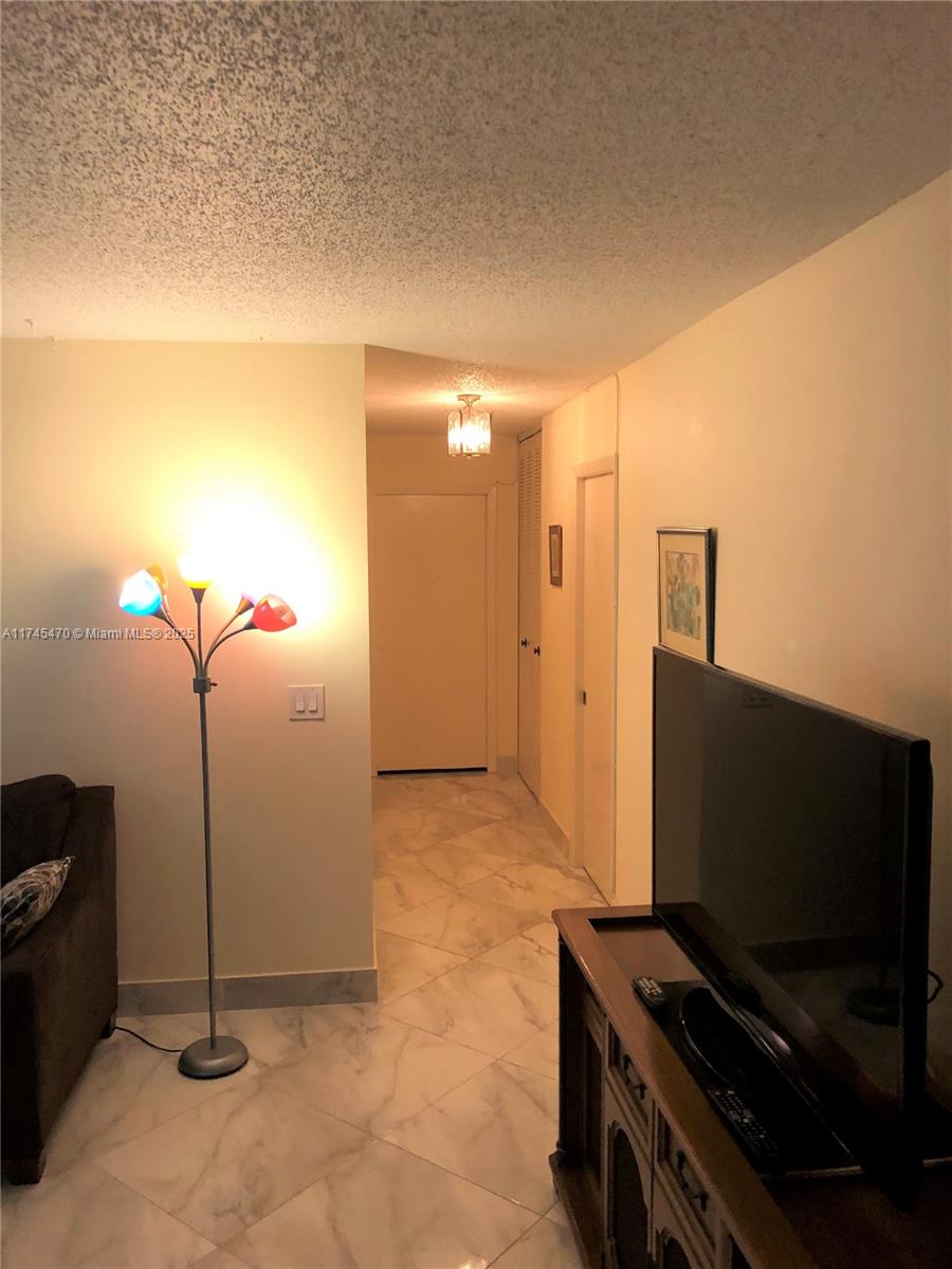 CRESTHAVEN CONDO TOWNHOME - Residential