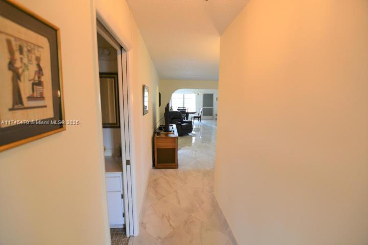 CRESTHAVEN CONDO TOWNHOME - Residential
