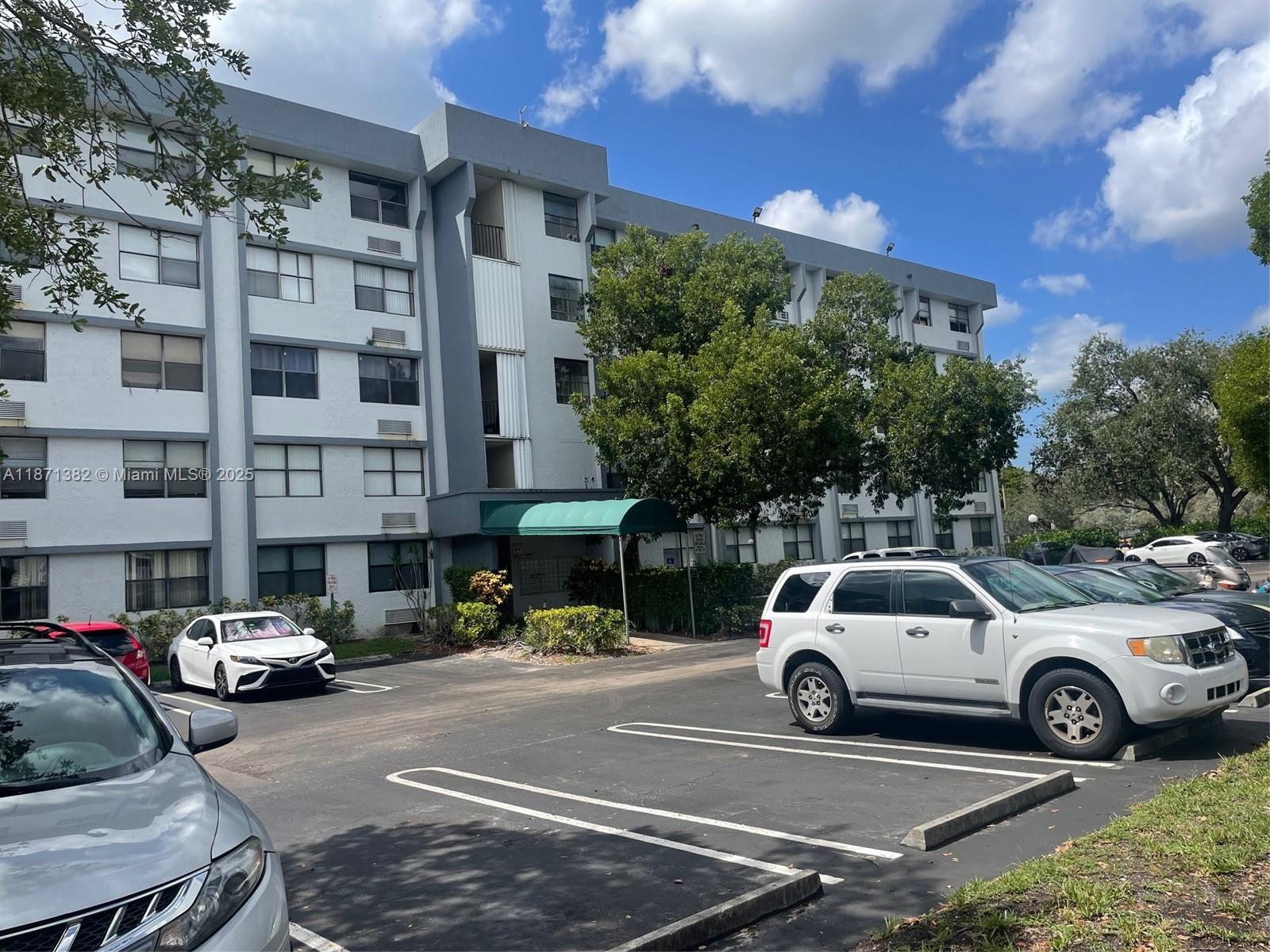 Updated Large Studio Apartment on the 1st floor of a secured building in the heart of Coral Springs.
Building has a BBQ area and a community pool. There is a laundry room in each floor. The unit has Tile floors and a big walk-in close. Centrally located close by to places of worship, public transportation and the Coral Square Mall. Ready for you to move in.