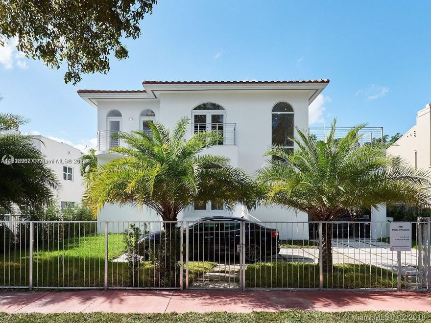 Stunning two-story house facing the exclusive Miami Bech Golf Club. This modern take on luxury residential living comes fully renovated with plenty of natural light, open spaces, high ceilings and upgraded appliances.