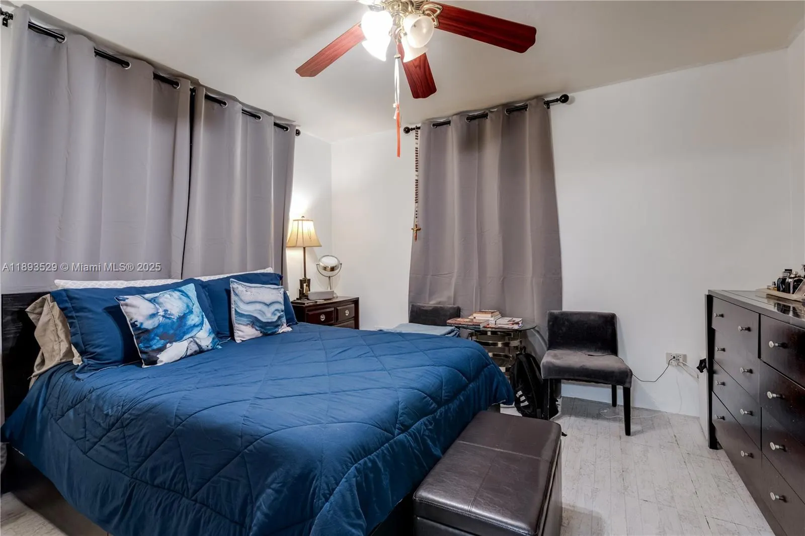 Hialeah, Florida 33013, United States, 3 Bedrooms Bedrooms, ,2 BathroomsBathrooms,Residential,Active,224754