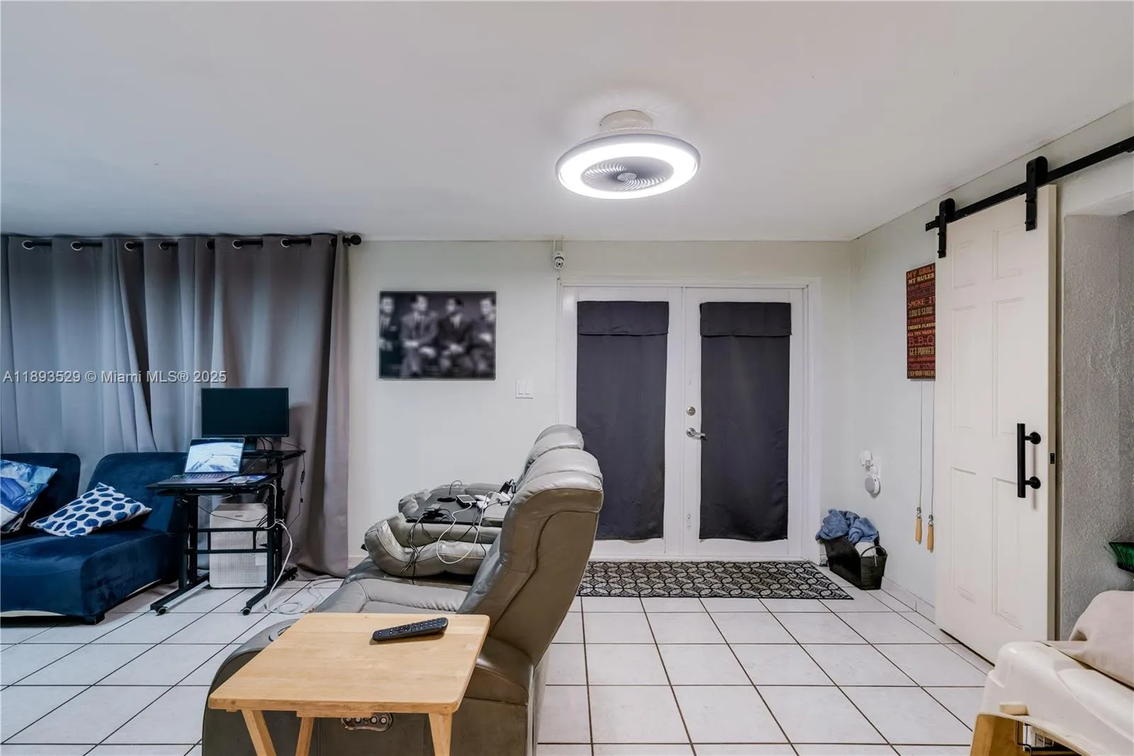 Hialeah, Florida 33013, United States, 3 Bedrooms Bedrooms, ,2 BathroomsBathrooms,Residential,Active,224754