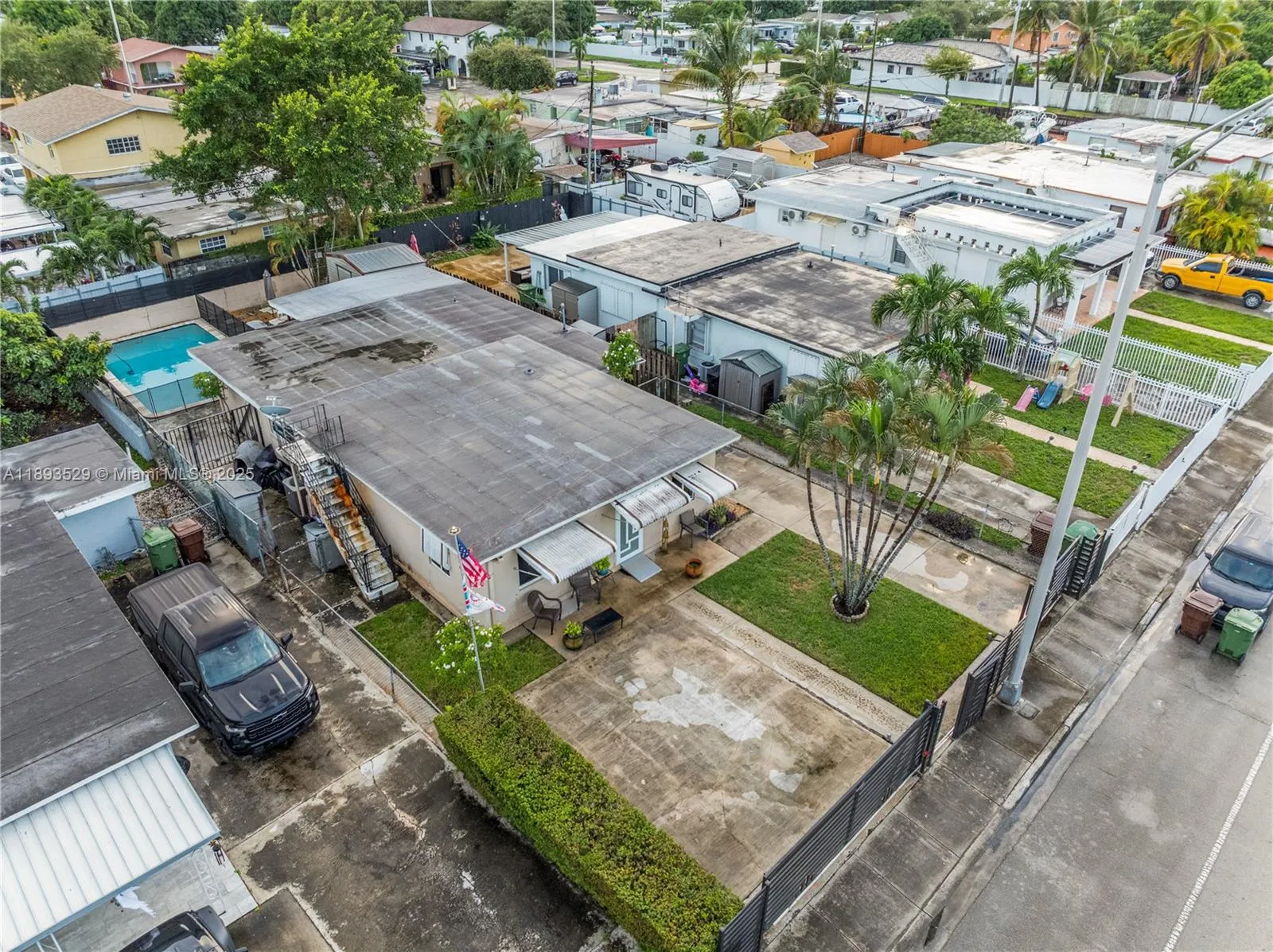 Hialeah, Florida 33013, United States, 3 Bedrooms Bedrooms, ,2 BathroomsBathrooms,Residential,Active,224754