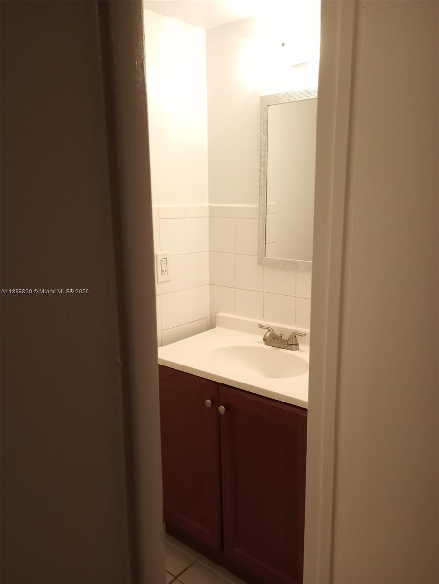 BLUEBERRY HILL II CONDO - Residential Lease