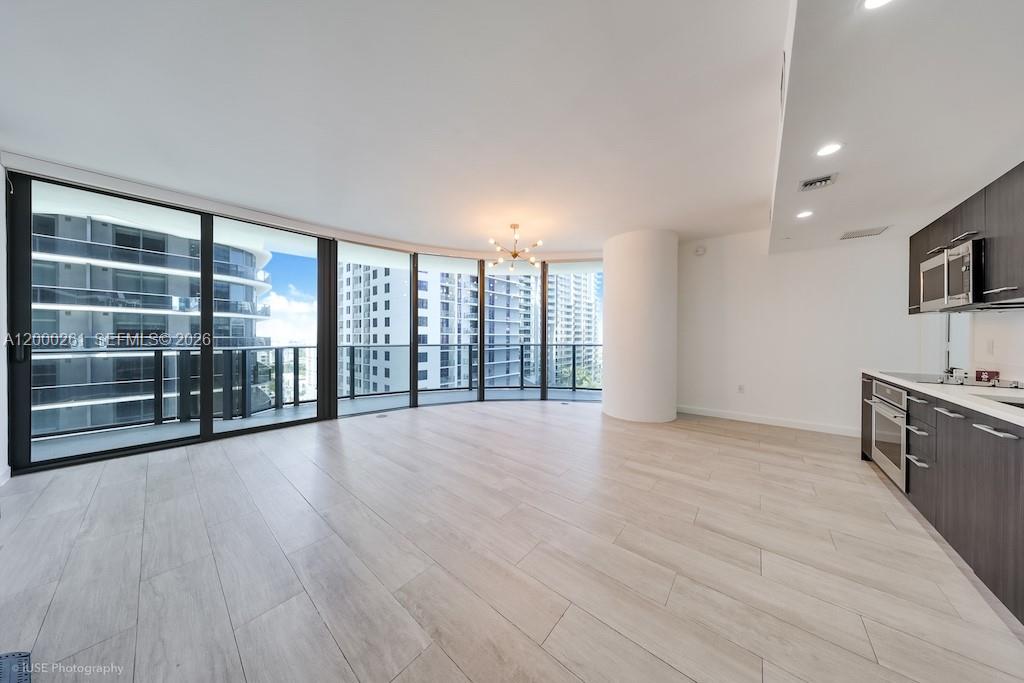 BRICKELL HEIGHTS EAST CON - Residential