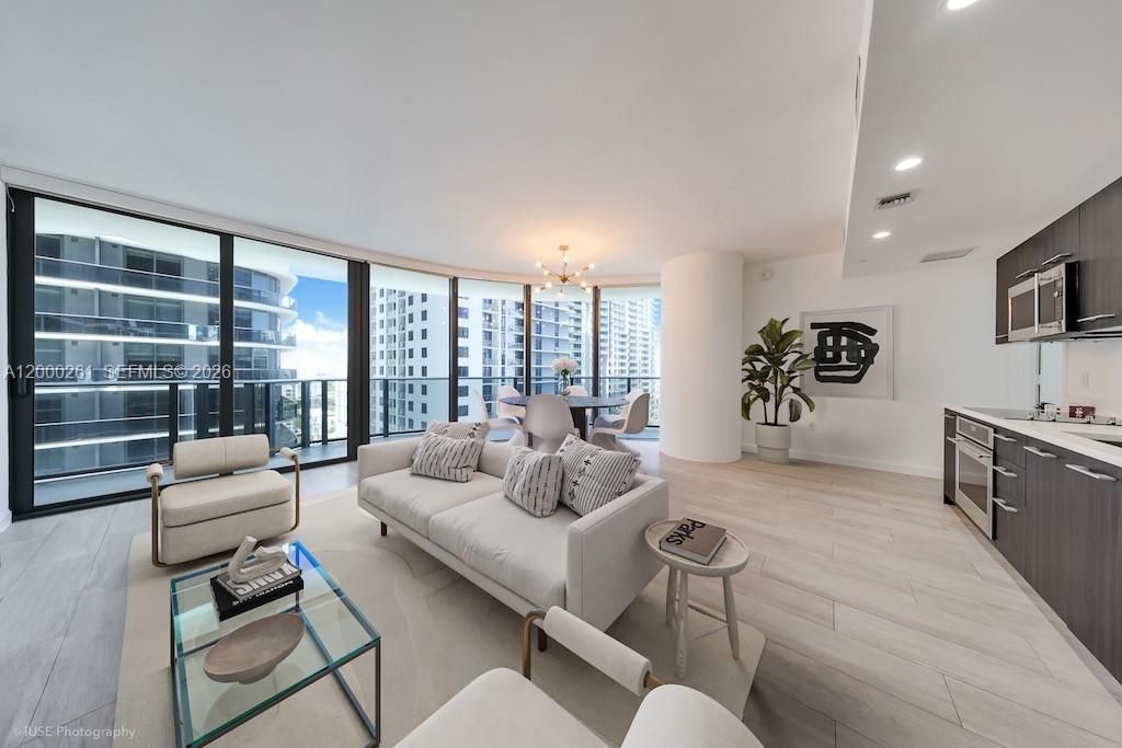 BRICKELL HEIGHTS EAST CON - Residential