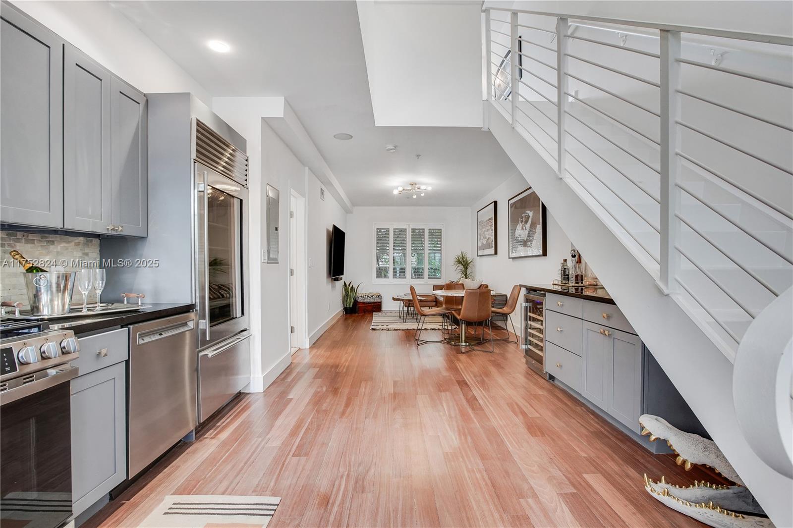Property for Sale at 1025 Michigan Ave 1B, Miami Beach, Miami-Dade County, Florida - Bedrooms: 1 
Bathrooms: 2  - $550,000